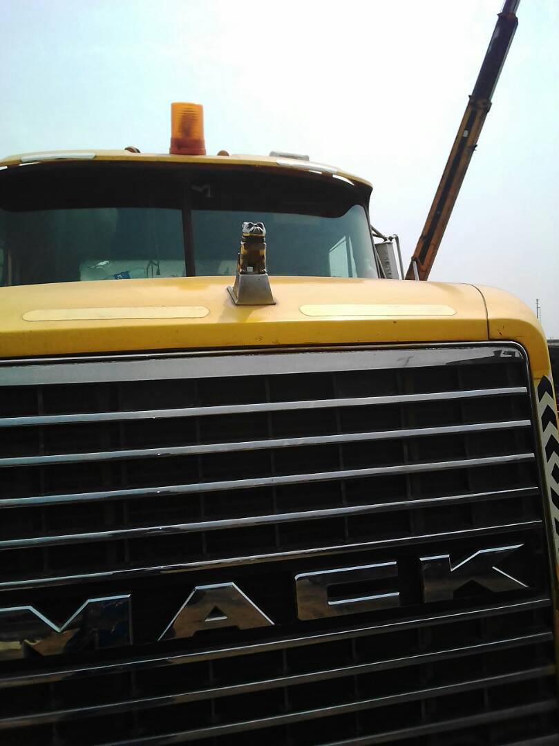 Transport truck